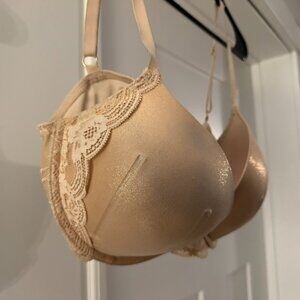 Victoria’s Secret Push-Up Bra 34DD Nude Lace Shimmer